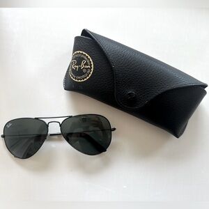 Black on Black Ray Ban RB 3025 Aviator Large